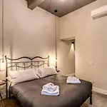 11 Via Di Sant'eligio *